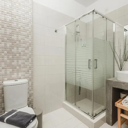 Отель Infinity 3*