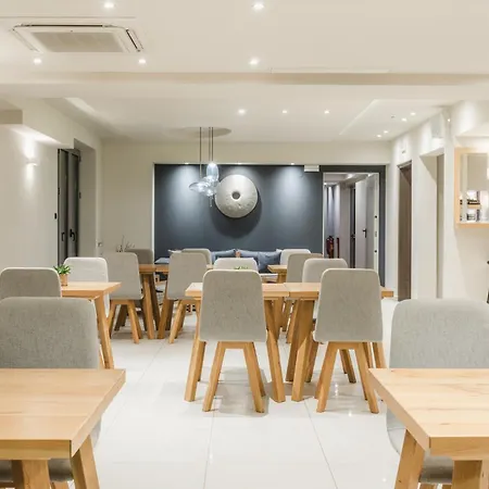 Отель Infinity 3*